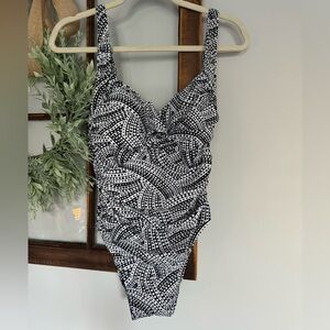 Black & White Size 10 One Piece Bathing Suit